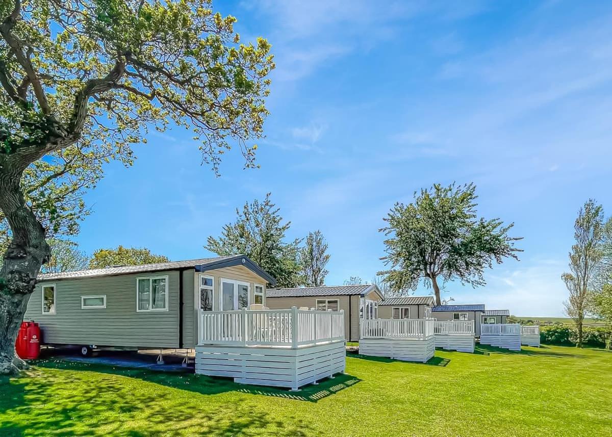 Orchards Holiday Park Newbridge  Exteriör bild