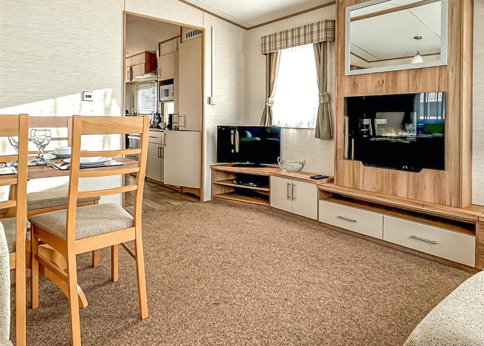 Orchards Holiday Park Newbridge  Rum bild