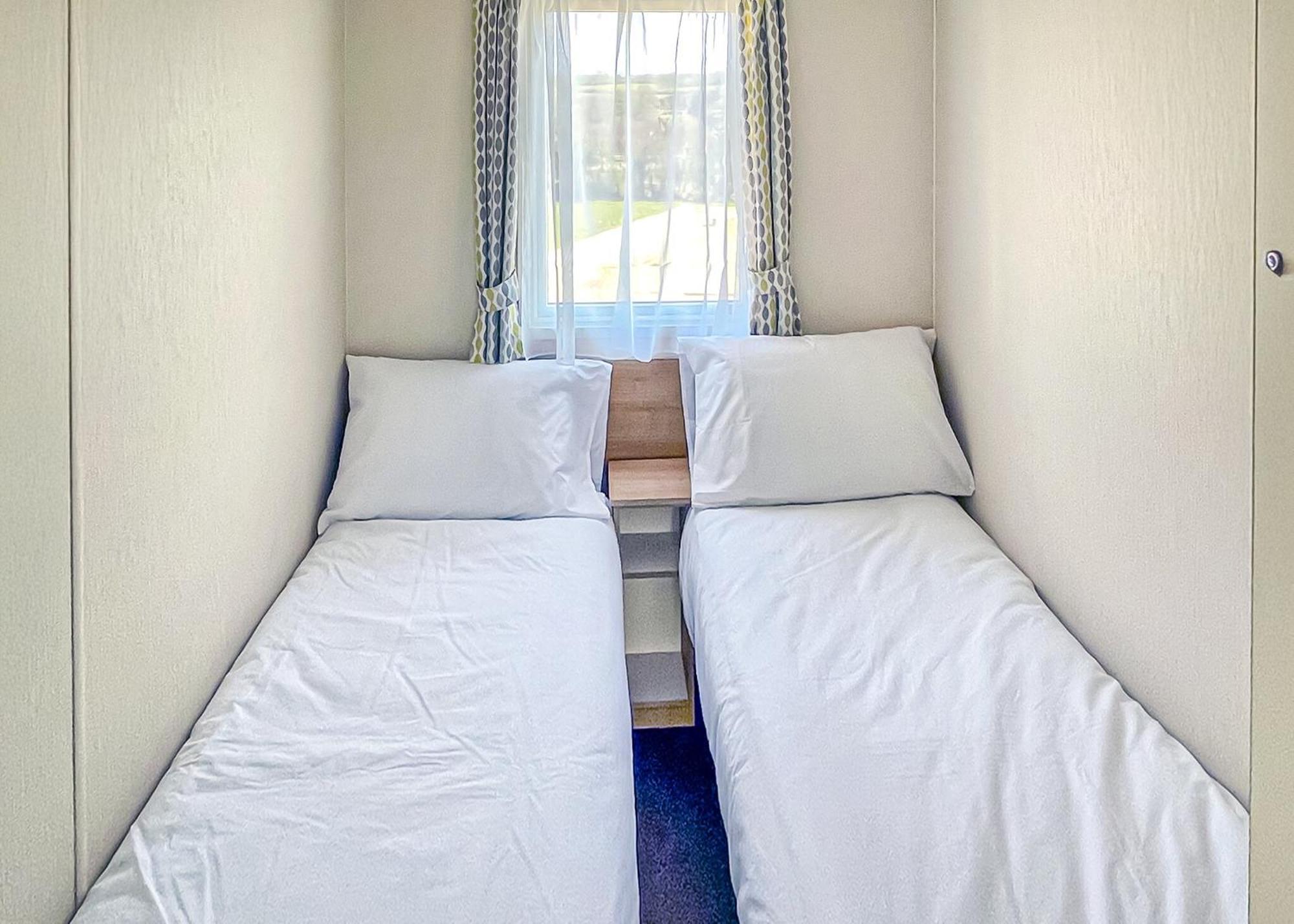 Orchards Holiday Park Newbridge  Rum bild